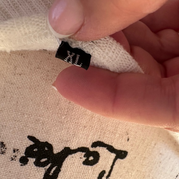 Lightweight jersey top. - Picture 15 of 16